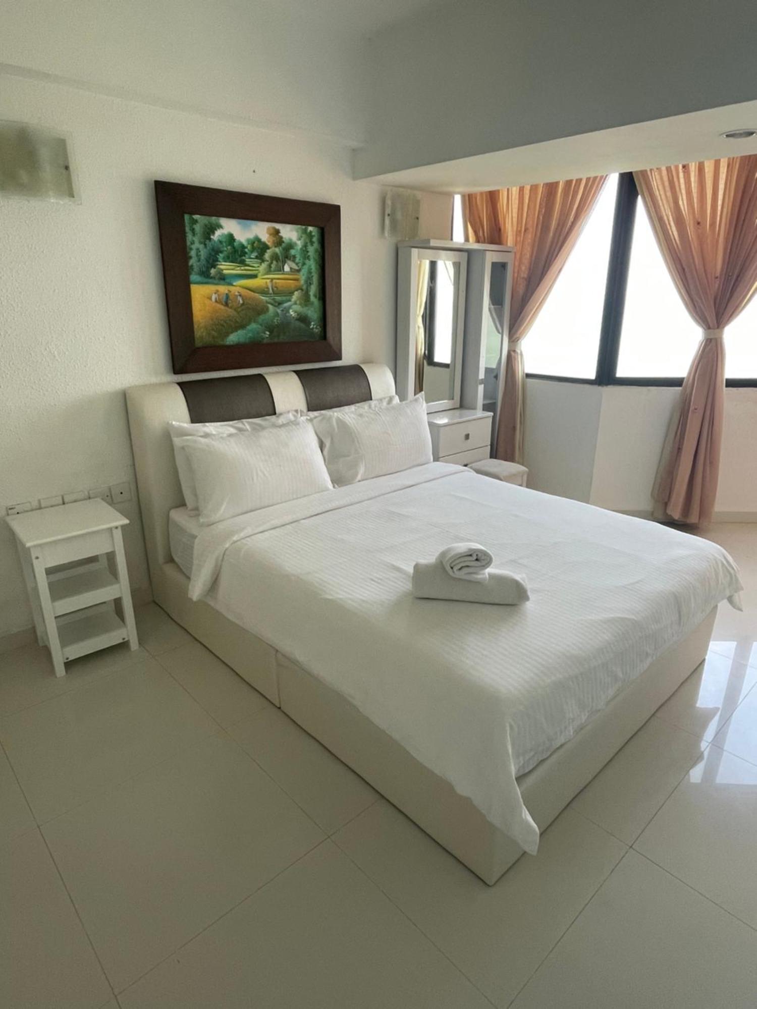 Apartamento The Ferringhi Sea View At Sri Sayang Batu Ferringhi Exterior foto