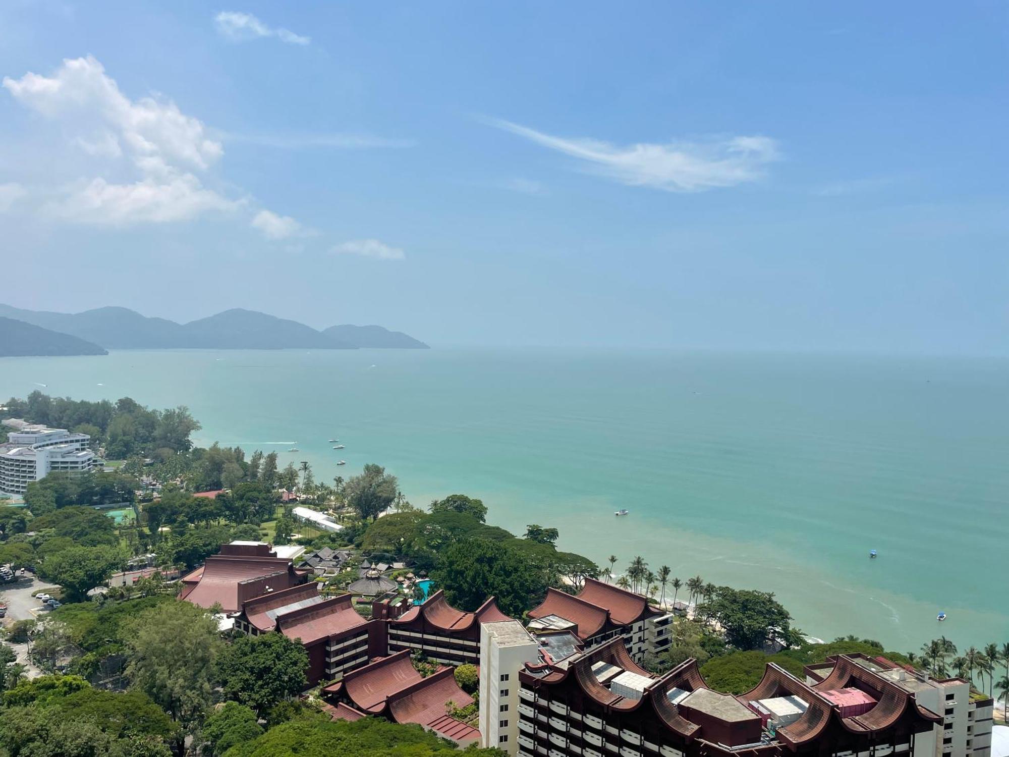Apartamento The Ferringhi Sea View At Sri Sayang Batu Ferringhi Exterior foto